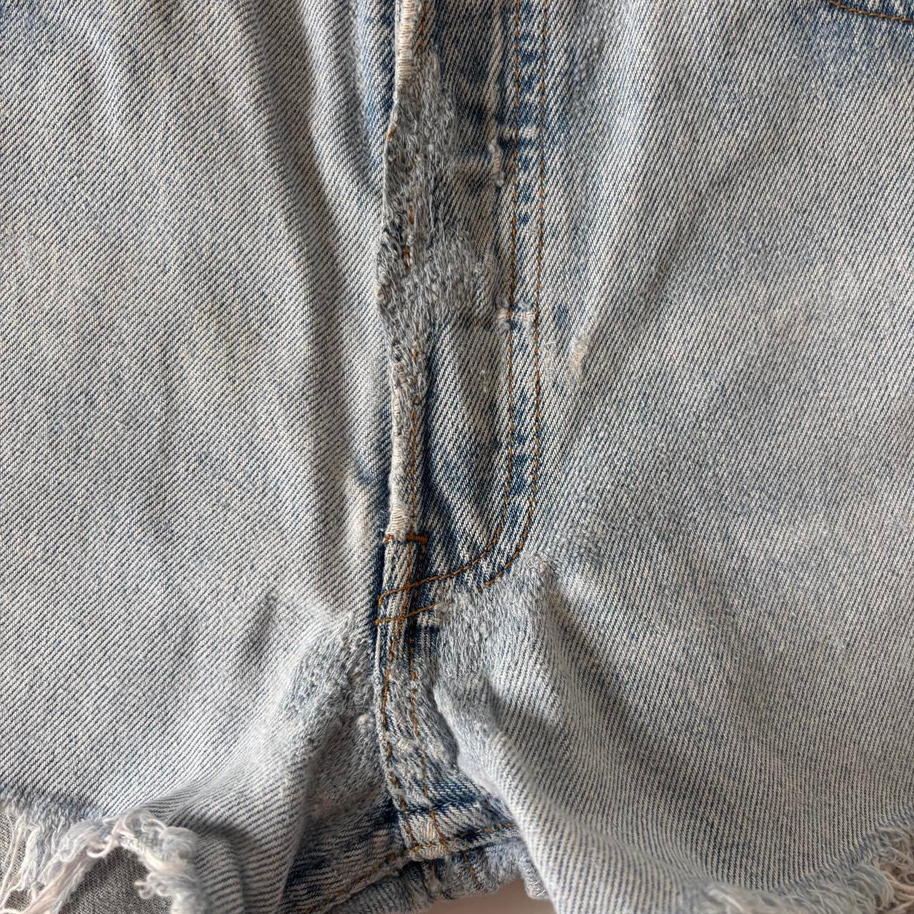 Levi’s 90s Cutoff 501 Denim Shorts (S)