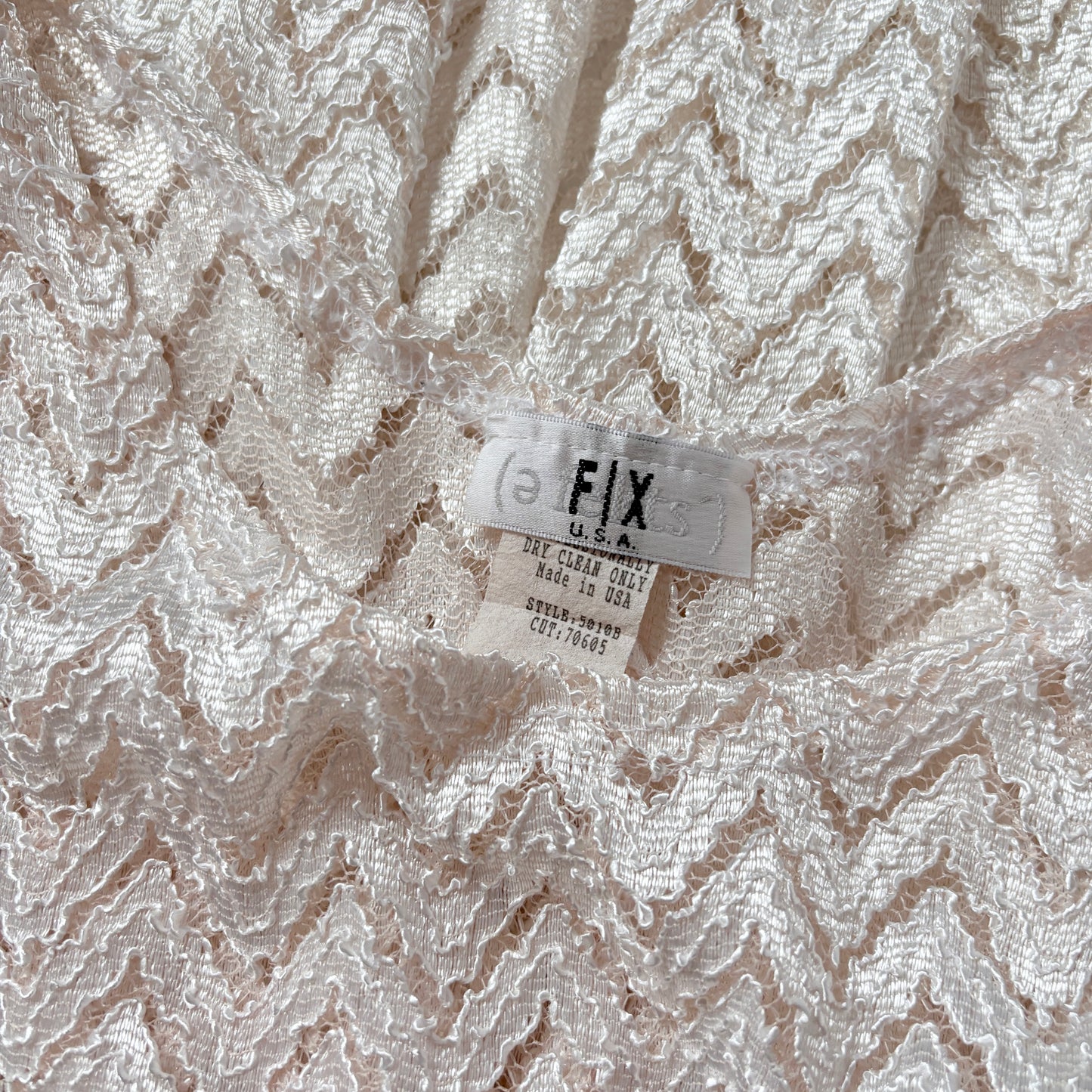 90s Sheer Cream Lace Maxi Dress (S/M)