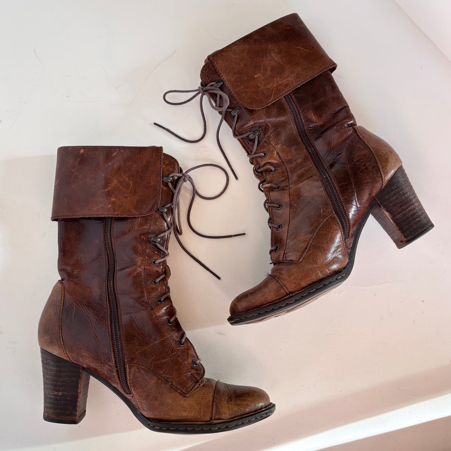 Y2K Heeled Lace Up Boots (8.5)