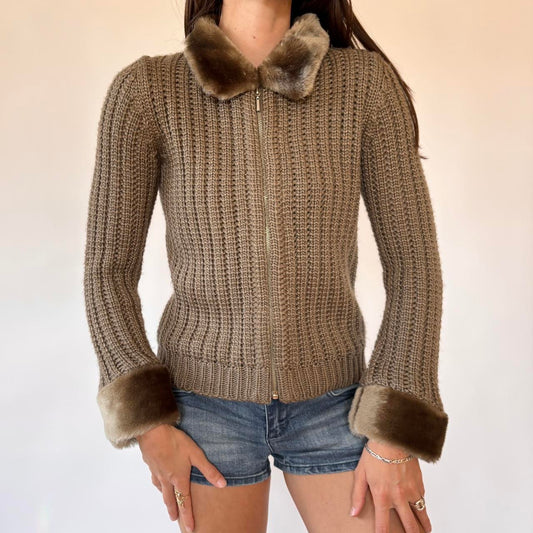 00s Faux Fur Trim Zip Up Sweater (S/M)