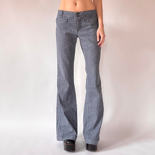Y2K Low Rise Flare Jeans (L)