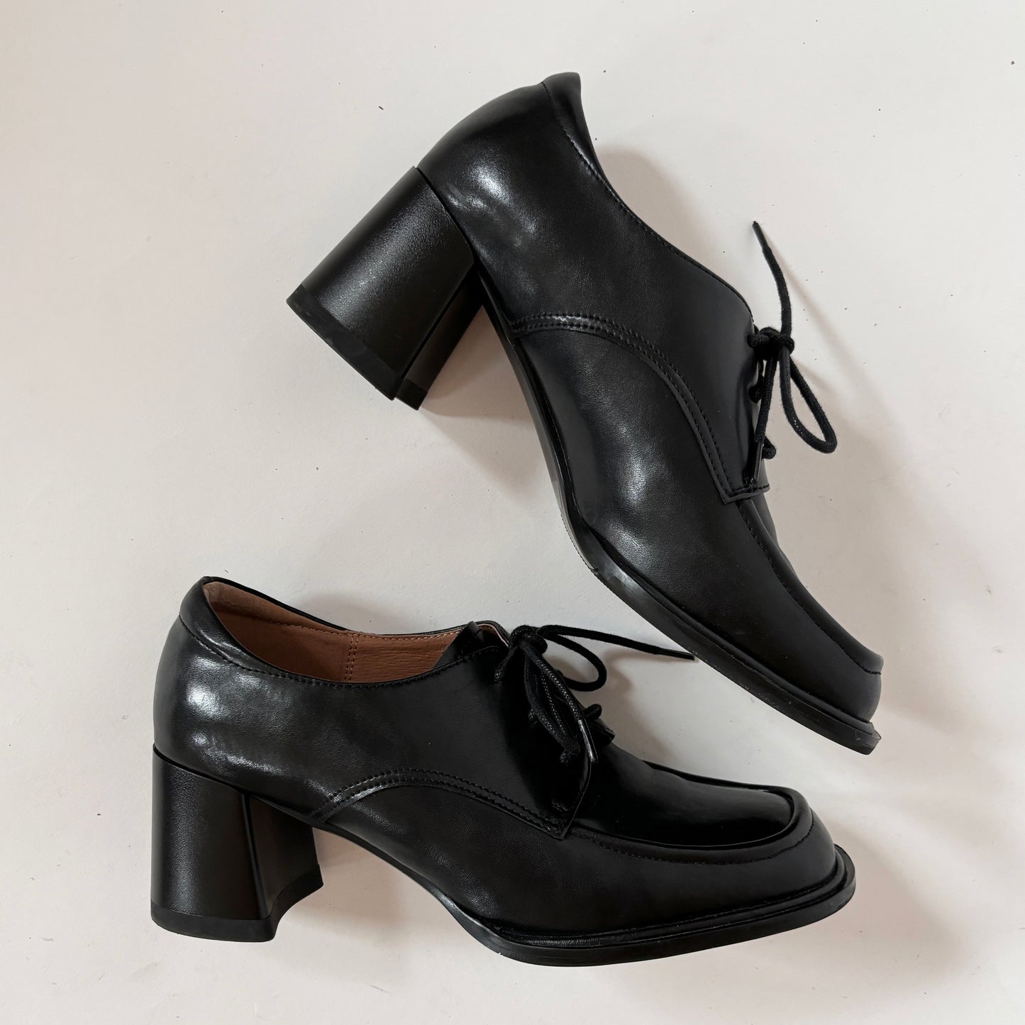 Noir Leather Heeled Loafers (7.5)