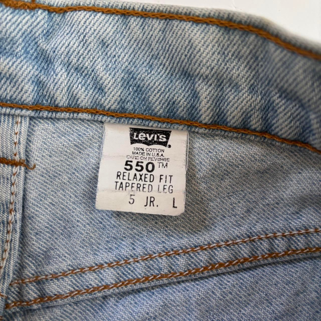 Levi’s 90s 550 Cutoff Shorts (S)