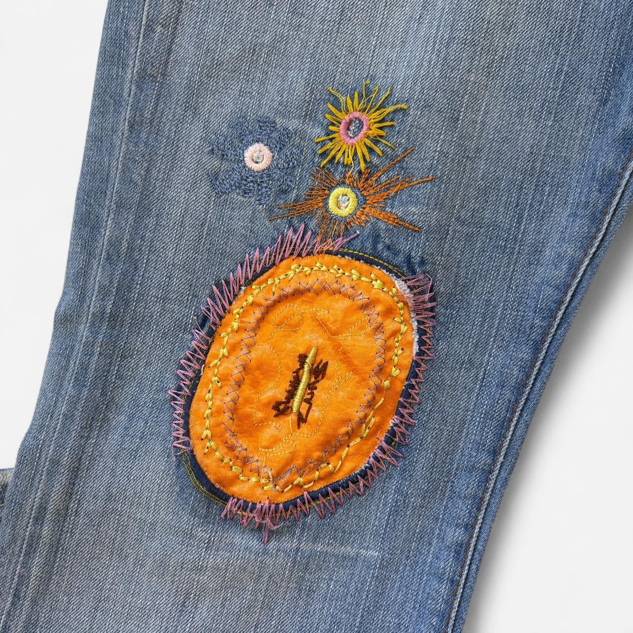 Y2K Embroidered Jeans (M)