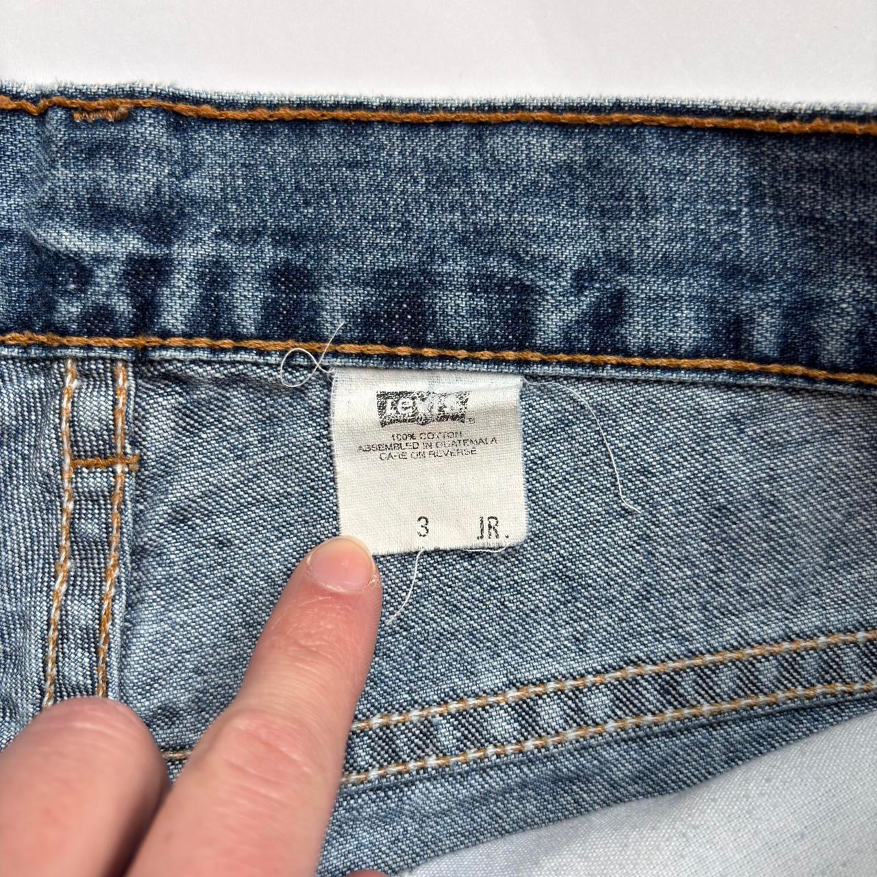 Levi’s 90s Mid Rise Shorts (XS)