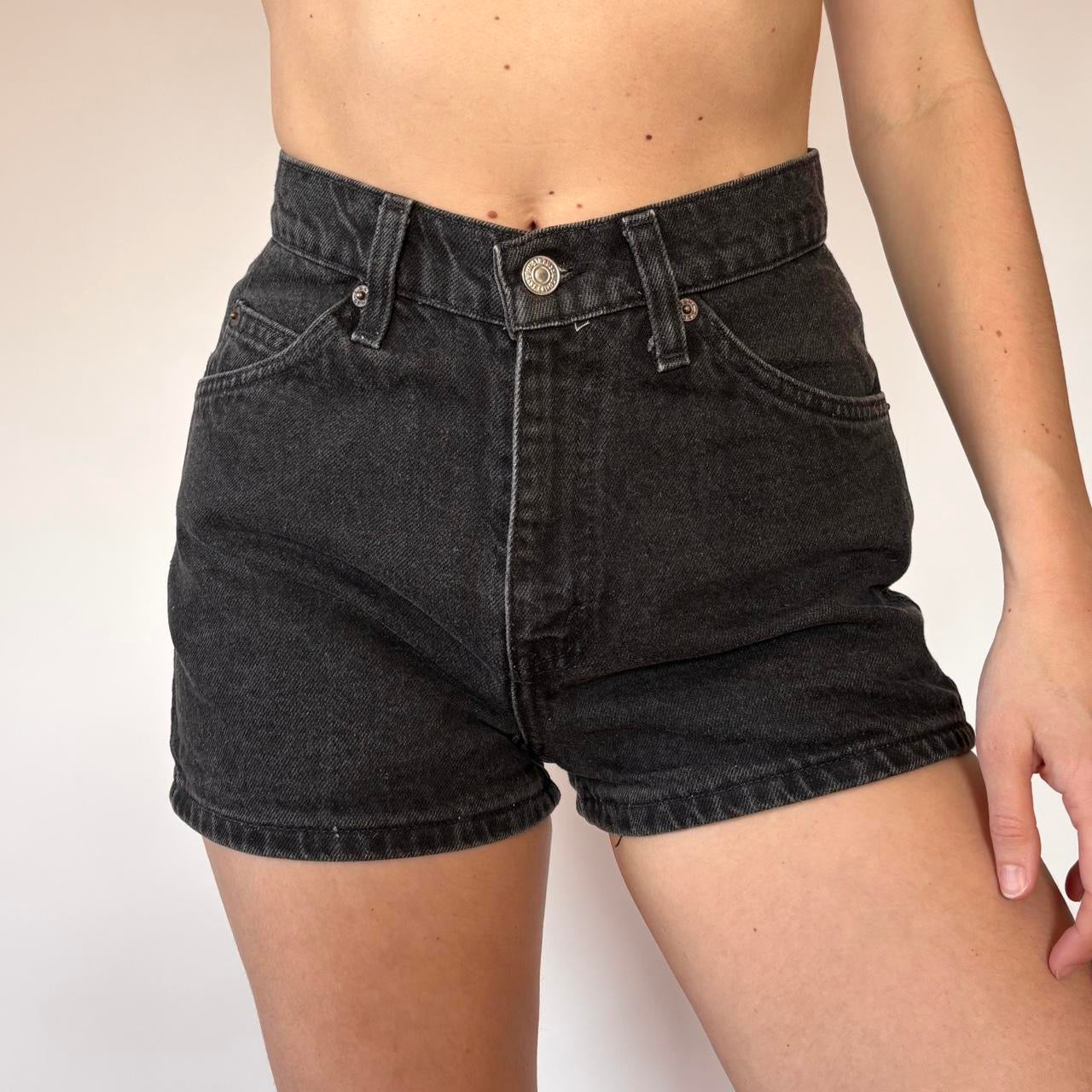 Levi’s 90s 912 Jean Shorts (XS)