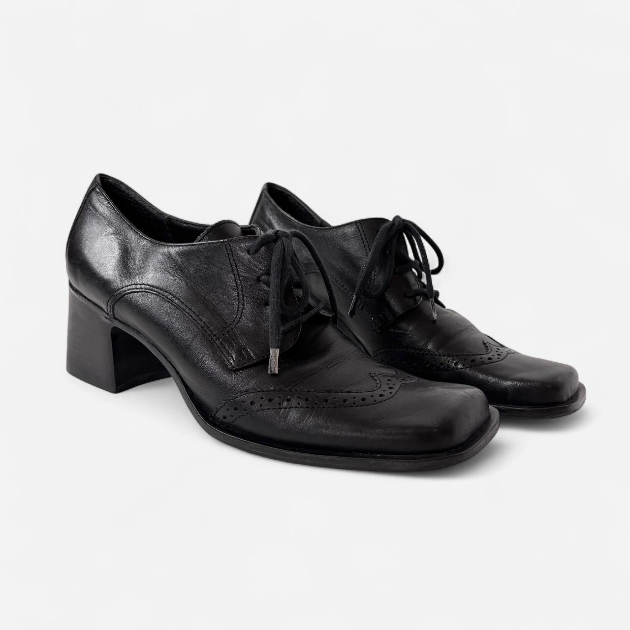 90s Heeled Leather Oxfords (7)