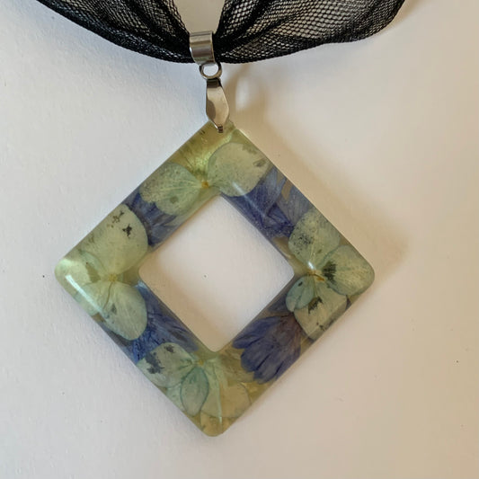 Vintage Resin Pendant Necklace