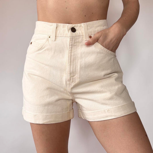 Levi’s 90s Cream Jean Shorts (XS)