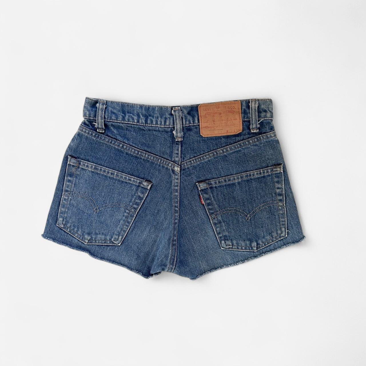 Levi’s 80s Cutoff Denim Shorts (S)