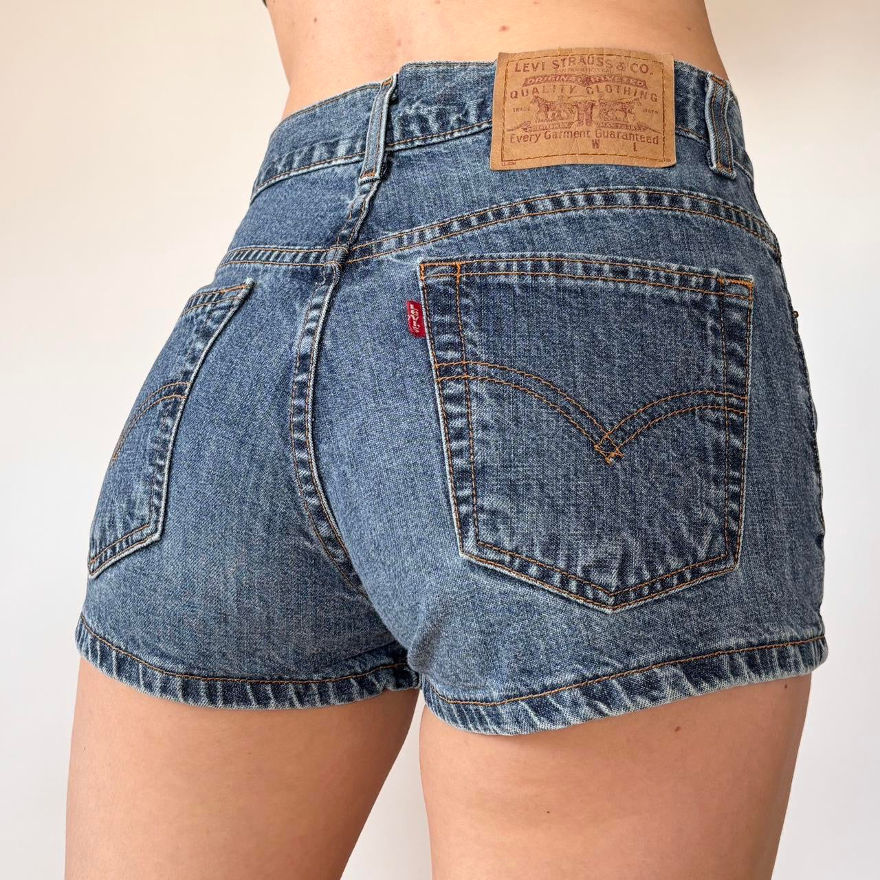 Levi’s 90s Mid Rise Shorts (XS)