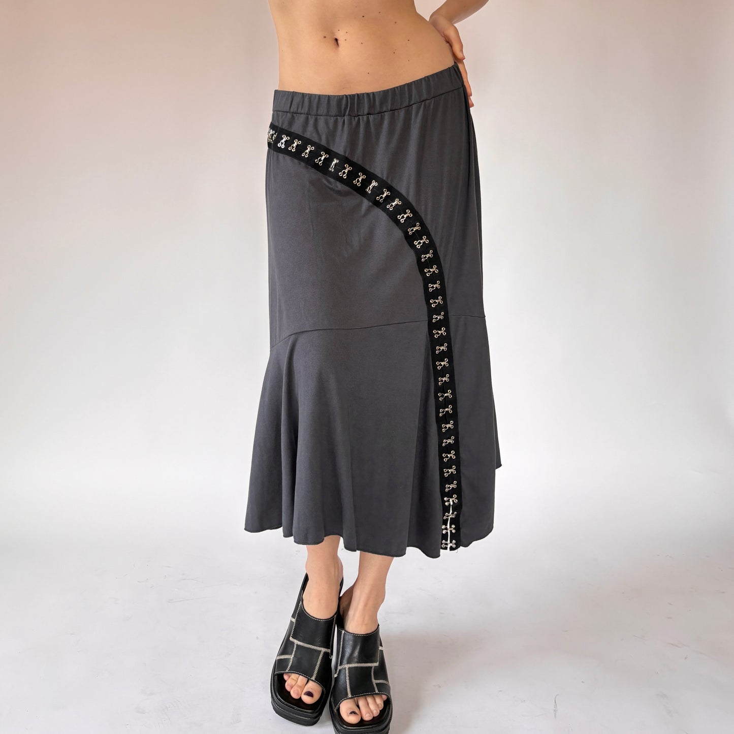 90s Hook & Eye Midi Skirt (M/L)