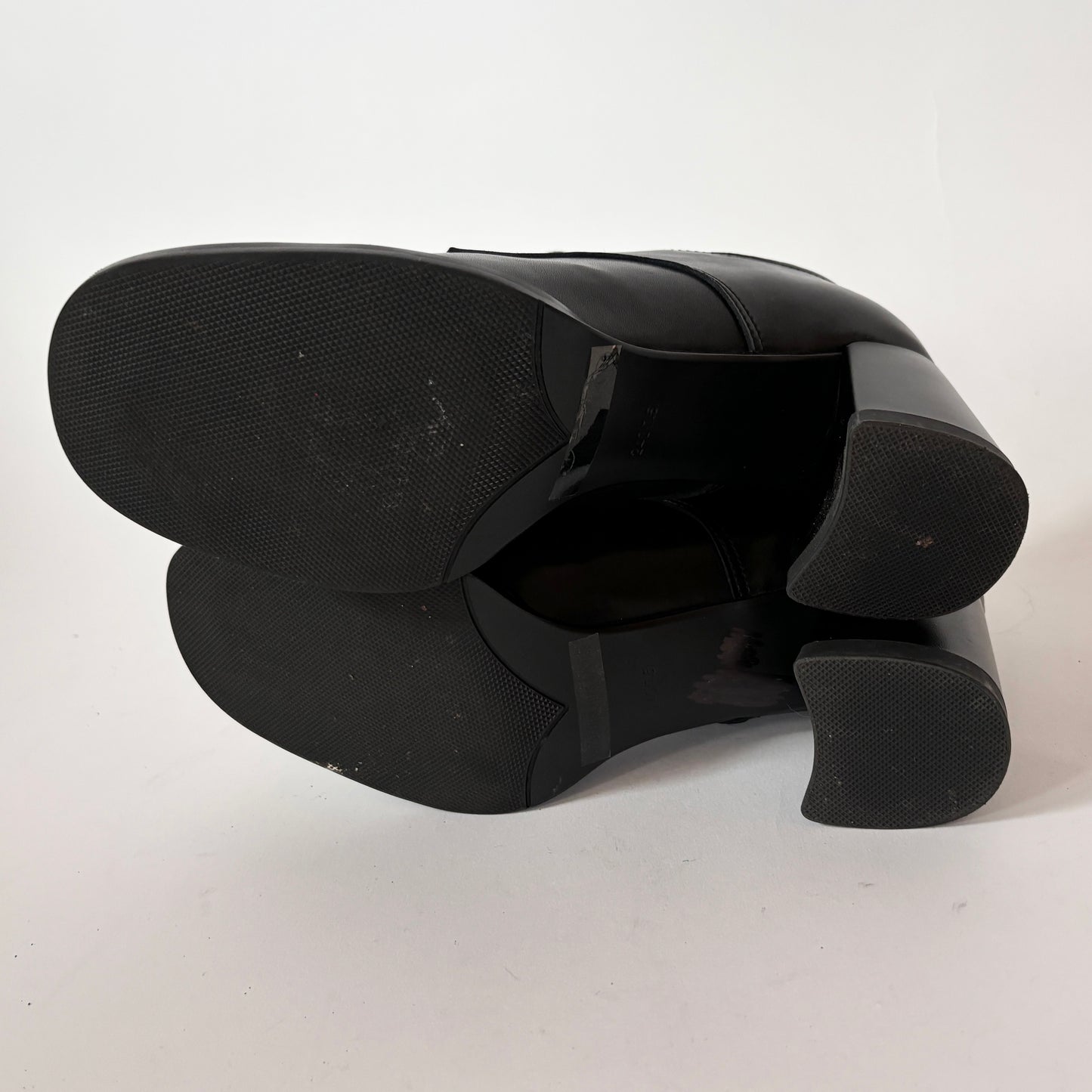 Noir Leather Heeled Loafers (7.5)