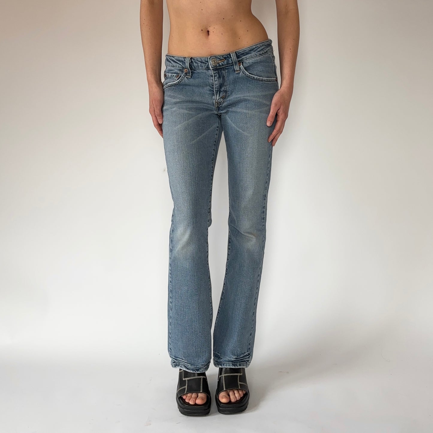 Levi’s 2000s Flare Jeans (S)