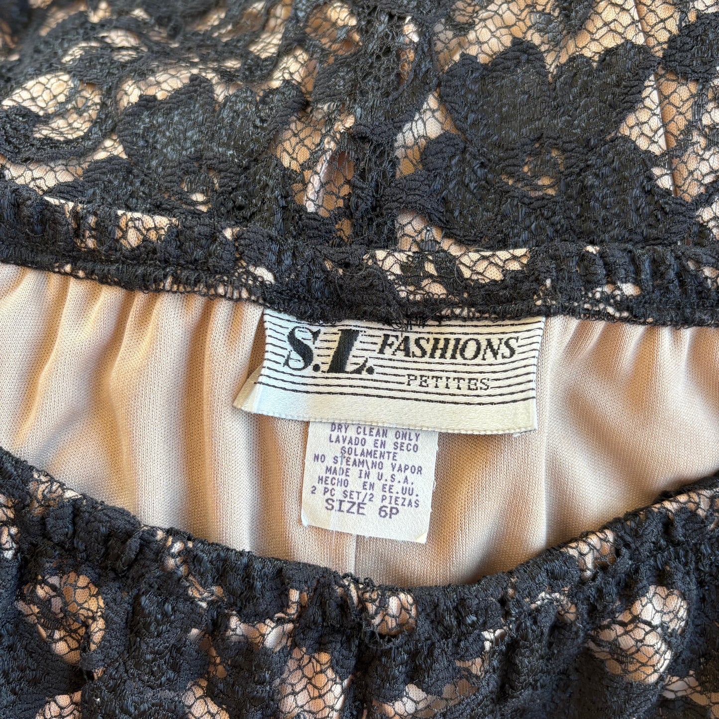 90s Noir Lace Midi Skirt (XS)