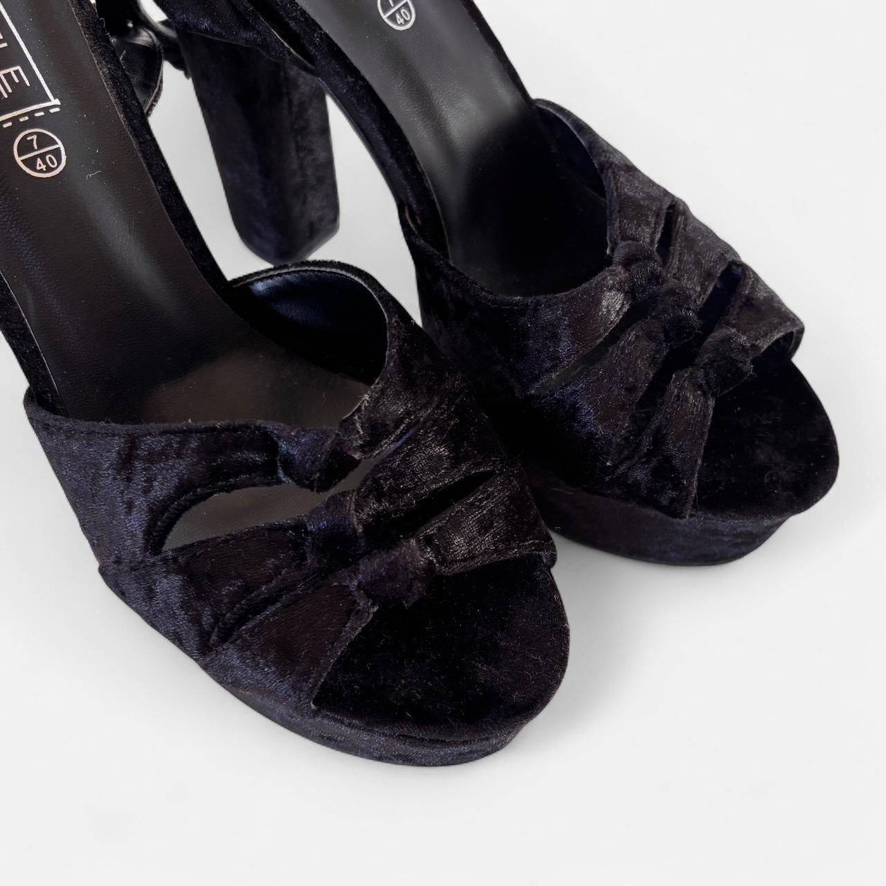 Noir Velvet Platform Pumps (9)