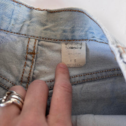 Levi’s 90s 501 Cutoff Shorts (XS)