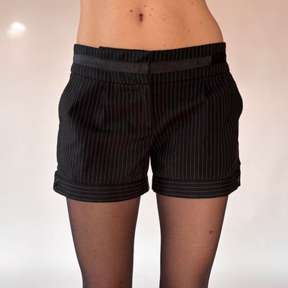 00s Pinstripe Pleated Trouser Shorts (M)