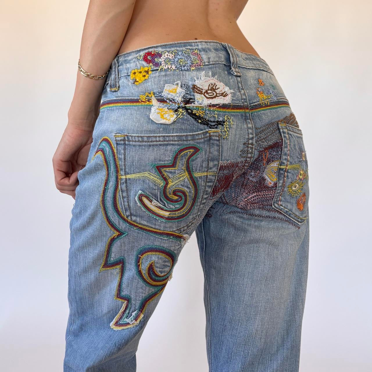 Y2K Embroidered Jeans (M)