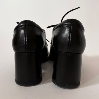 Noir Leather Heeled Loafers (7.5)