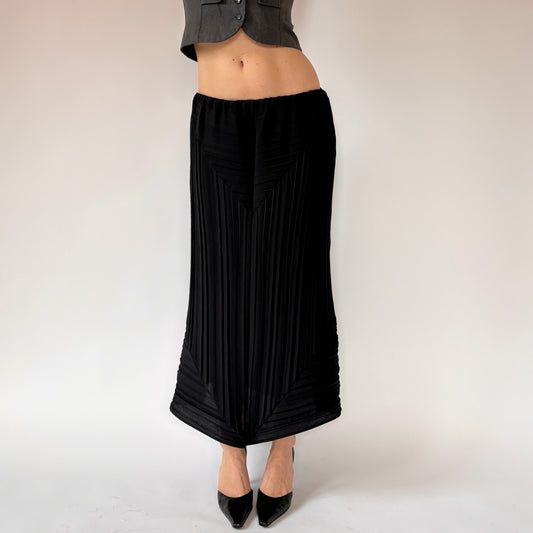 90s Noir Textured Maxi Skirt (M)