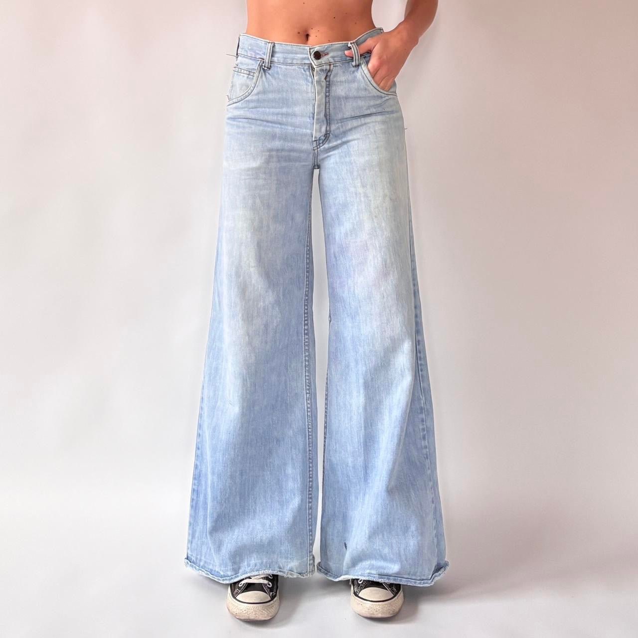 70s Light Wash Bellbottoms (XS/S)