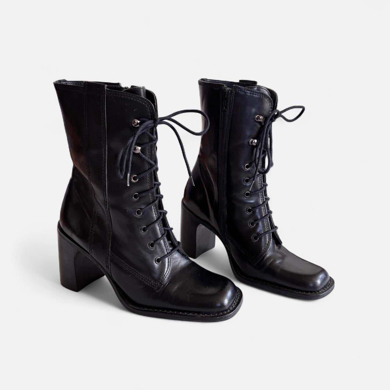 2000s Heeled Lace-Up Boots (6.5)
