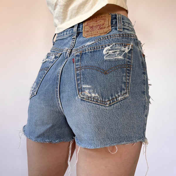 Levi’s 80s Distressed Cutoffs (S)