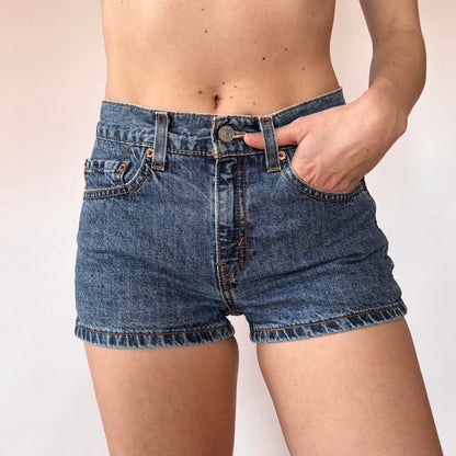 Levi’s 90s Mid Rise Shorts (XS)