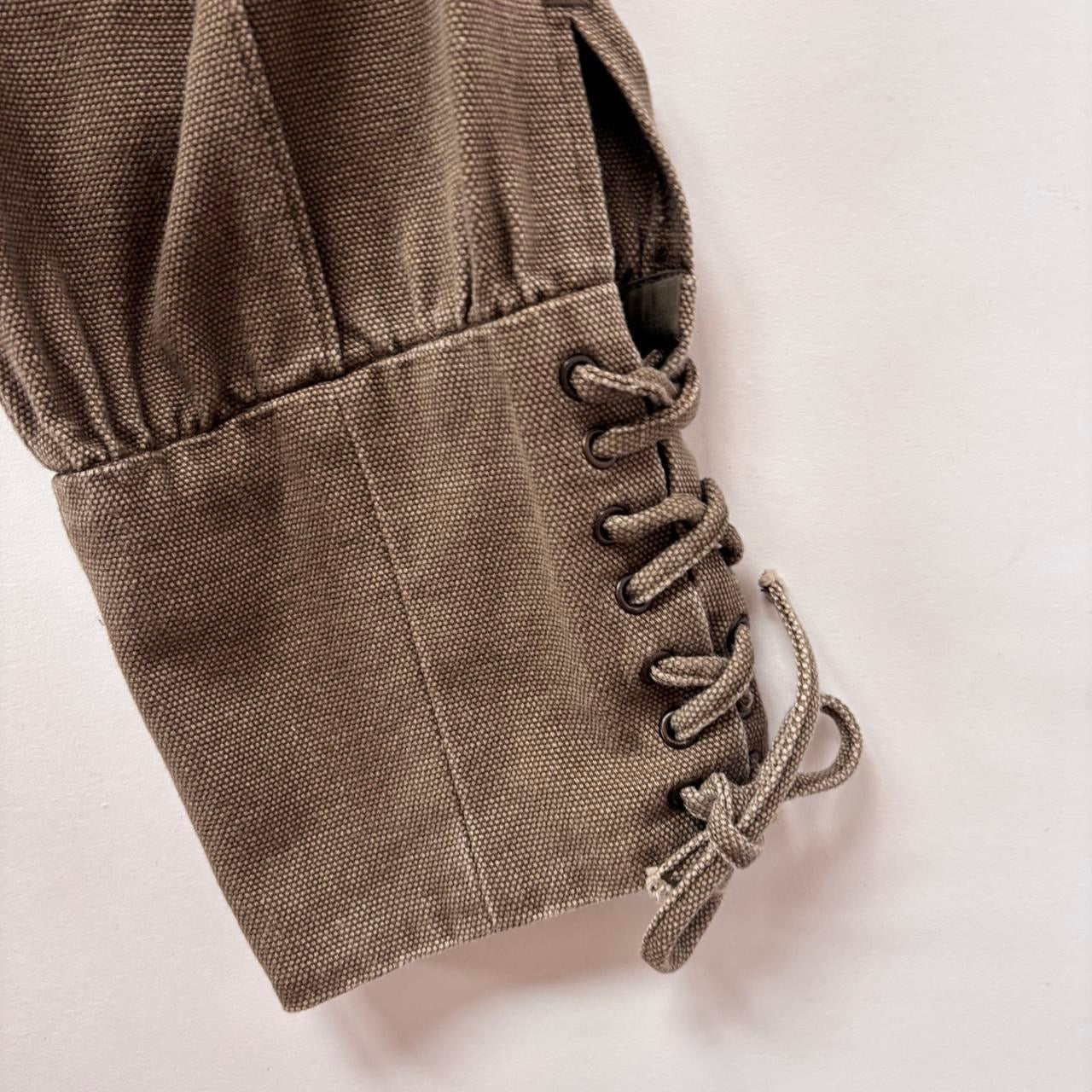 2000s Low Rise Lace Up Cargo Capris (XS/S)