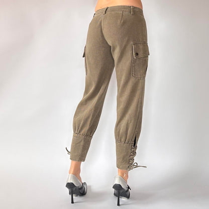 2000s Low Rise Lace Up Cargo Capris (XS/S)