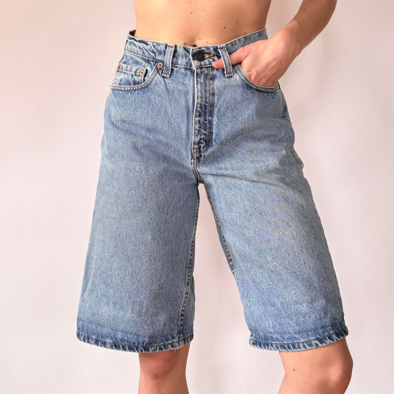 Levi’s 90s 560 Jean Shorts (XS)