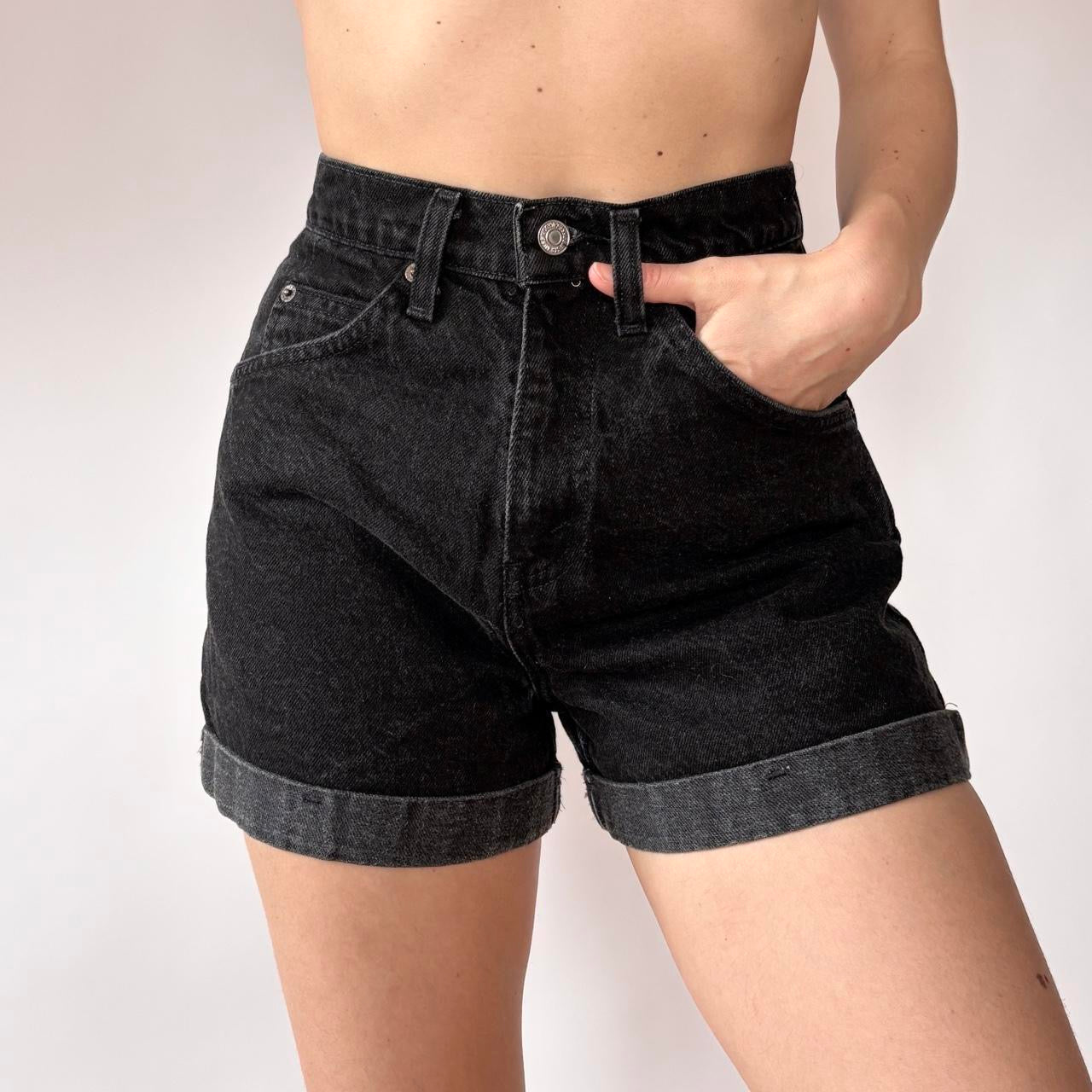 Levi’s 90s 954 Jean Shorts (XS)