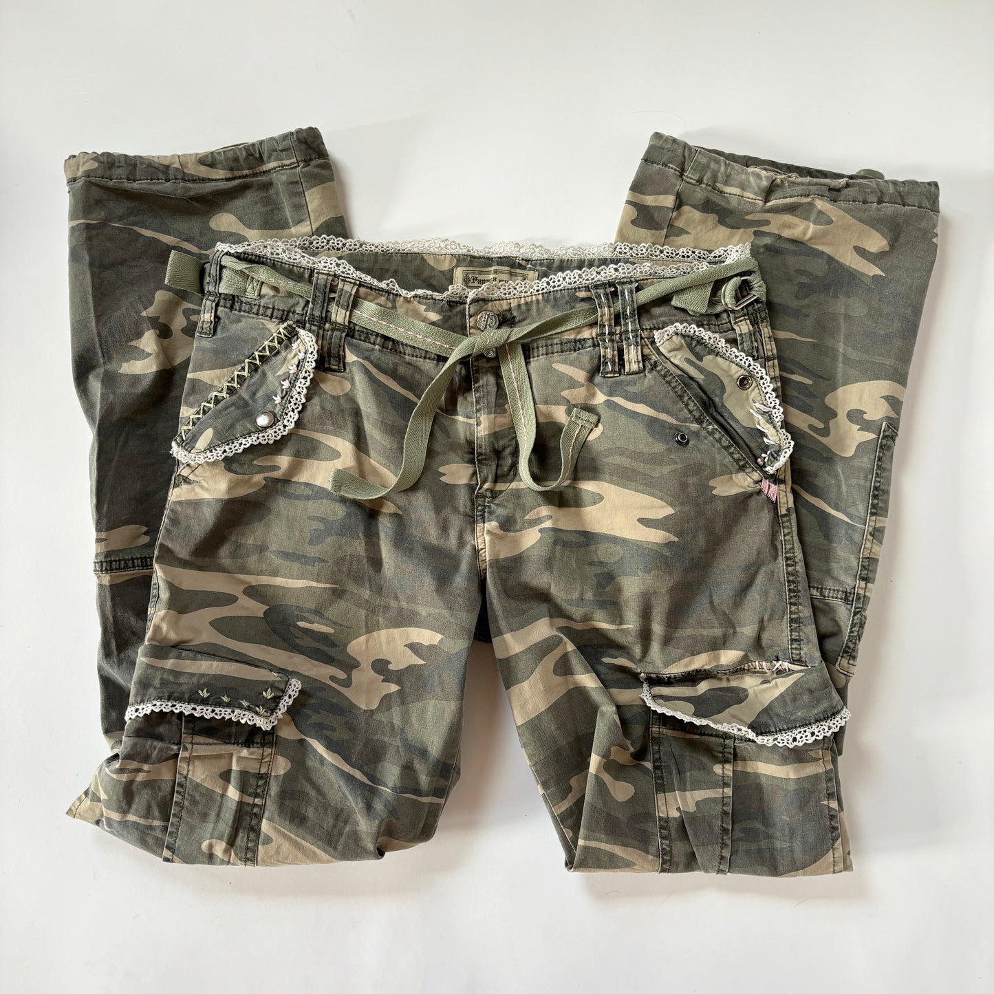 2000s Camo Cargos (S/M)