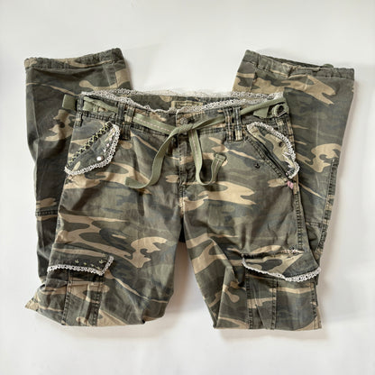 2000s Camo Cargos (S/M)