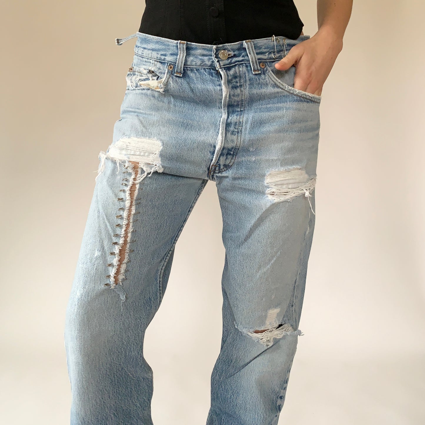 Vintage Grunge Levi’s 501s (M/L)
