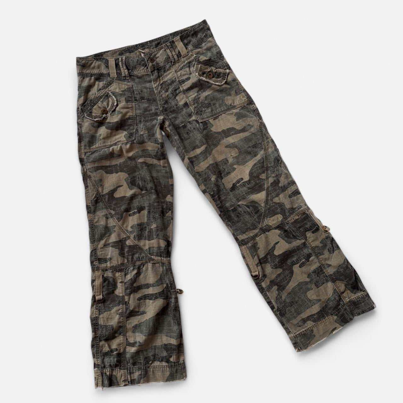 Y2K Camo Cargo Pants (M)