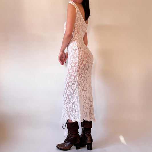 90s White Lace Gown (S/M)
