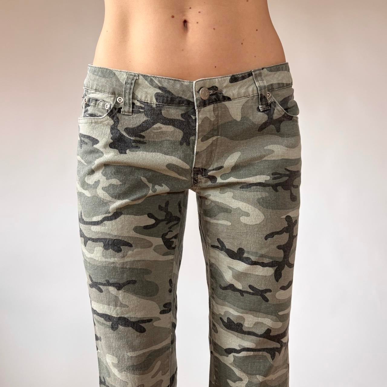 Y2K Low Rise Camo Capris (S)