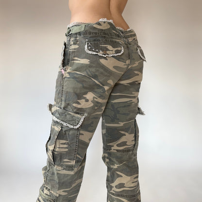 2000s Camo Cargos (S/M)