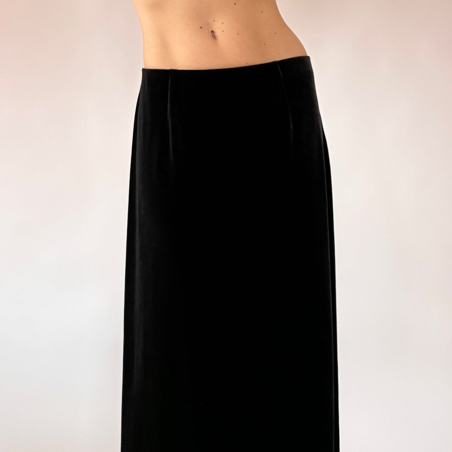 90s Noir Velvet Maxi Skirt (S)