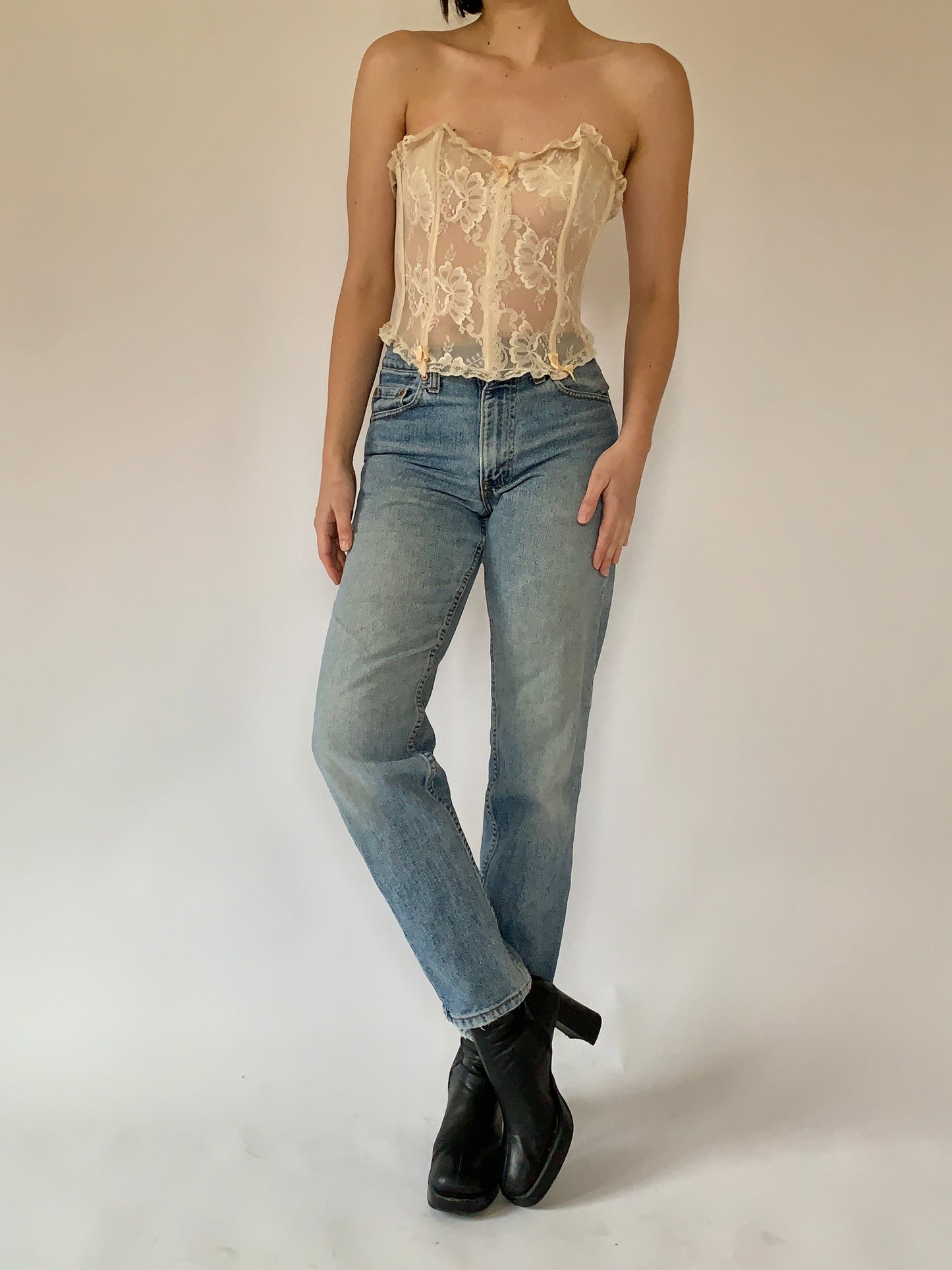 Vintage Levi’s 550 Jeans - Small