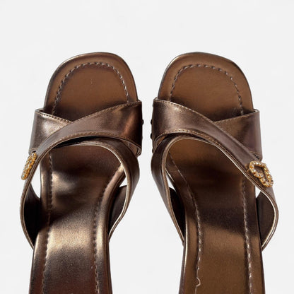 Y2K Bronze Hearts Pumps (8)