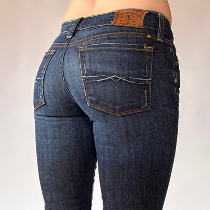 2000s Low Rise Slim Straight Jeans (XXS)