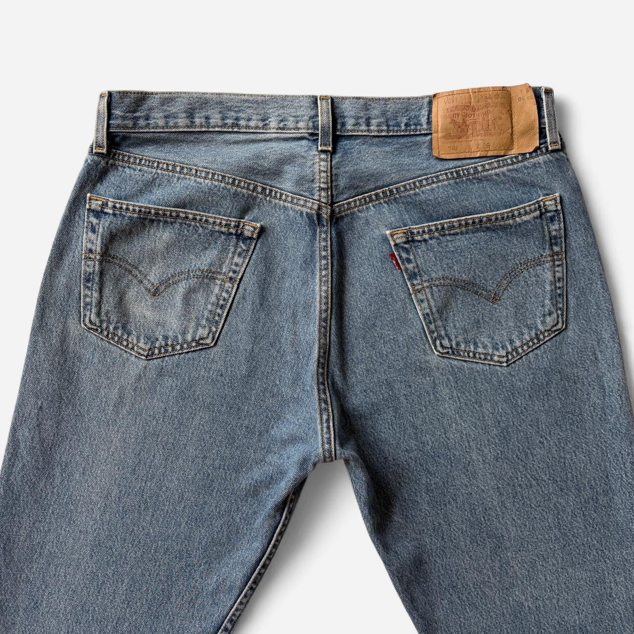 90 Levi’s 501 Jeans (XL)