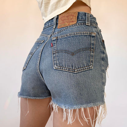 Levi’s 80s Distressed Cutoffs (S)