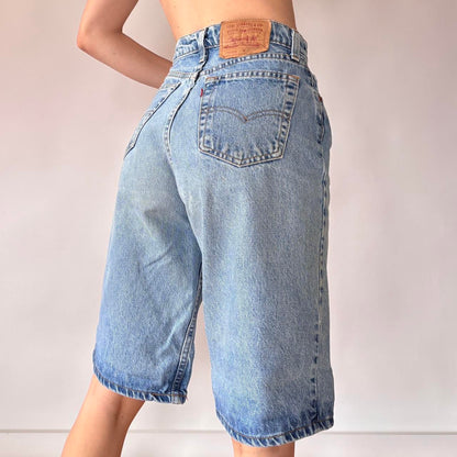 Levi’s 90s 560 Jean Shorts (XS)