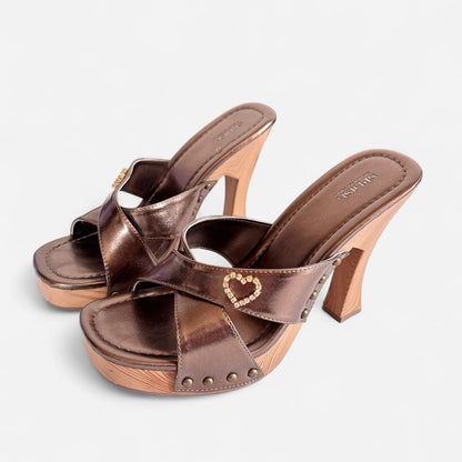 Y2K Bronze Hearts Pumps (8)