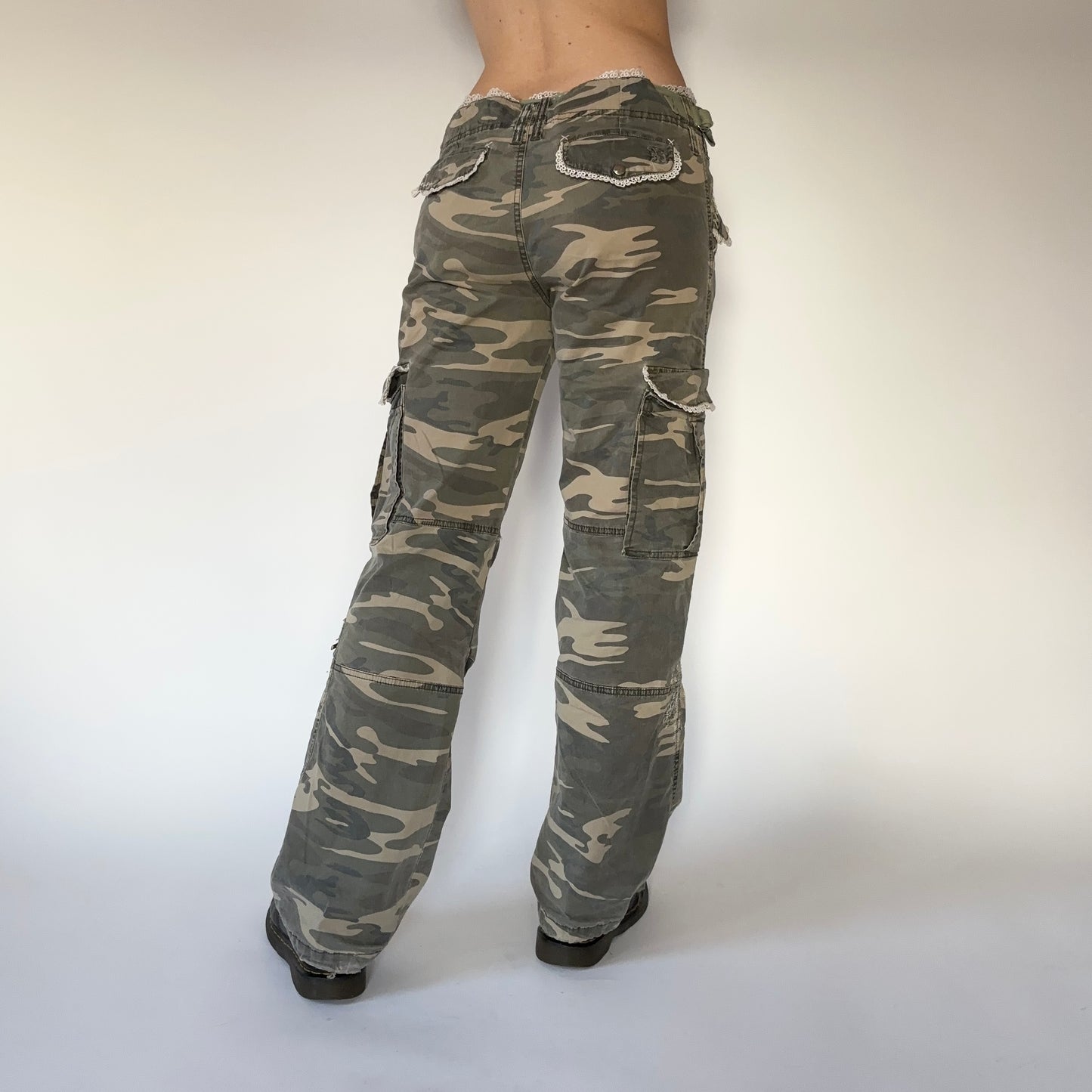 2000s Camo Cargos (S/M)