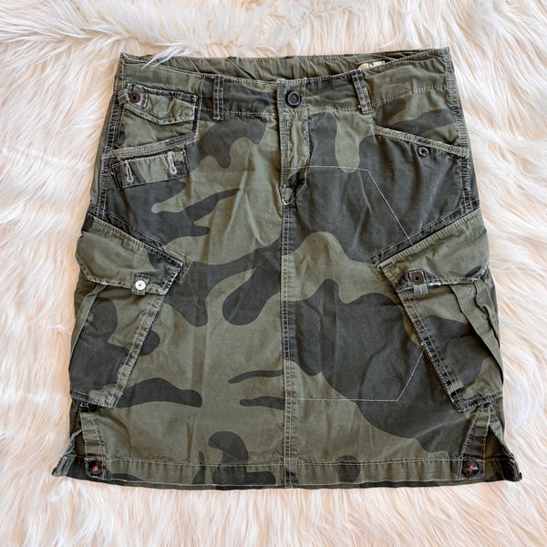 2000s Cargo Camo Skirt (S)